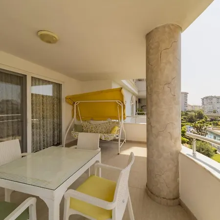 Lovely Flat With Shared Pools In Hotel